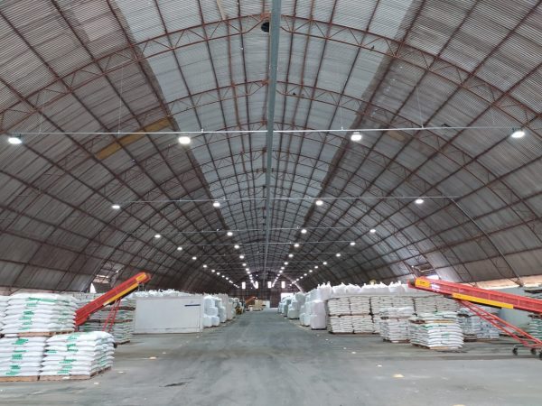 Armazém de insumos da Cooperativa Frísia recebe certificação ISO 9001